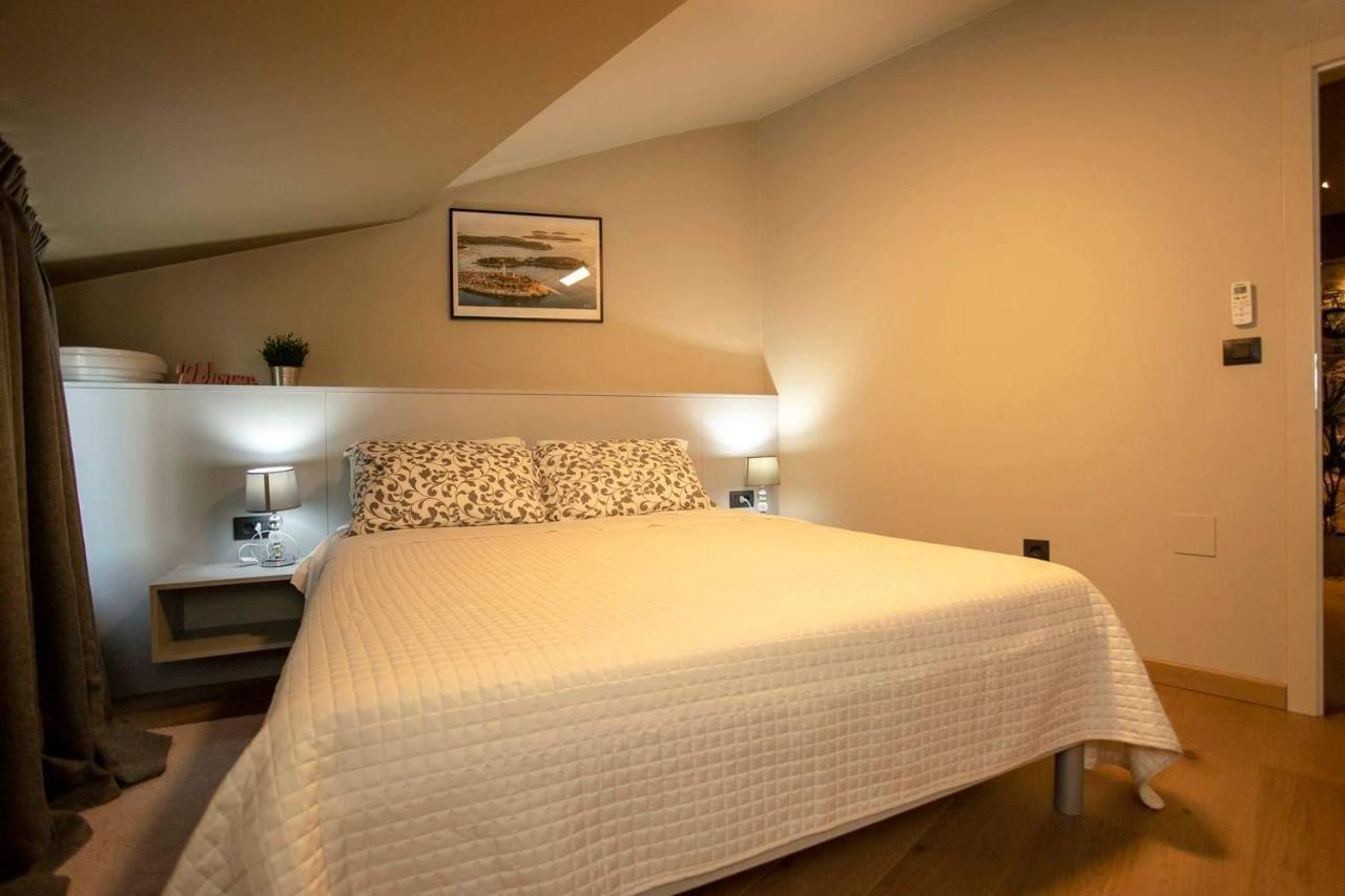 ˇdcˇ Modern Apartment Near The Church روفينج المظهر الخارجي الصورة