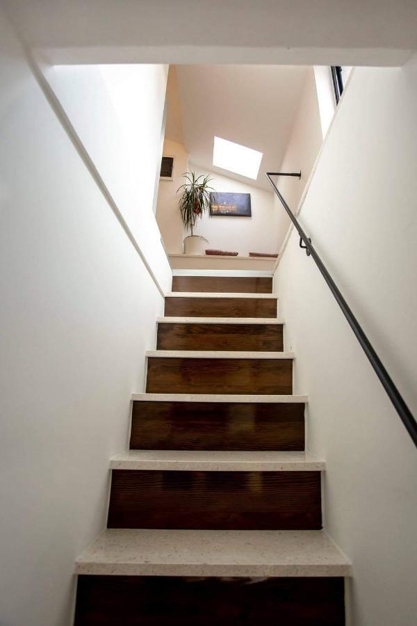 ˇdcˇ Modern Apartment Near The Church روفينج المظهر الخارجي الصورة