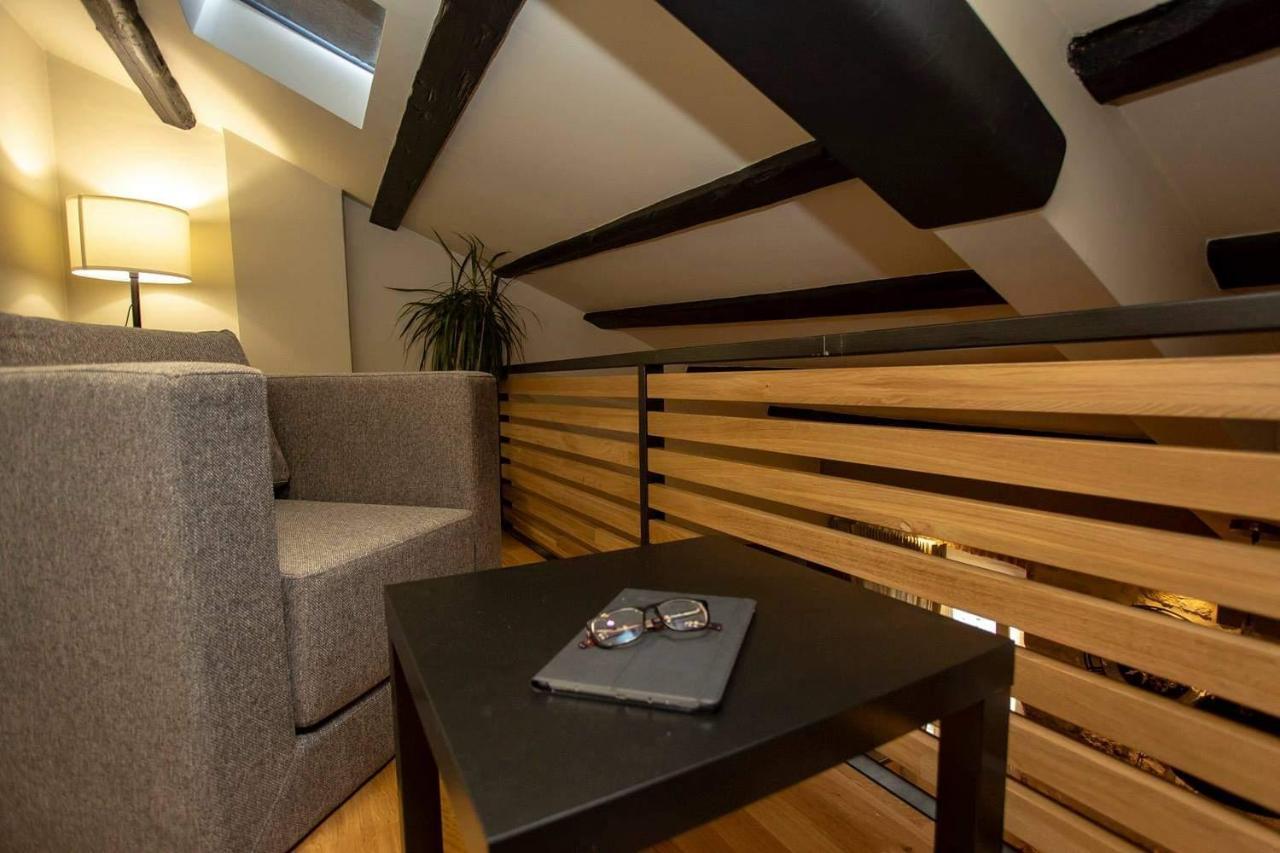 ˇdcˇ Modern Apartment Near The Church روفينج المظهر الخارجي الصورة