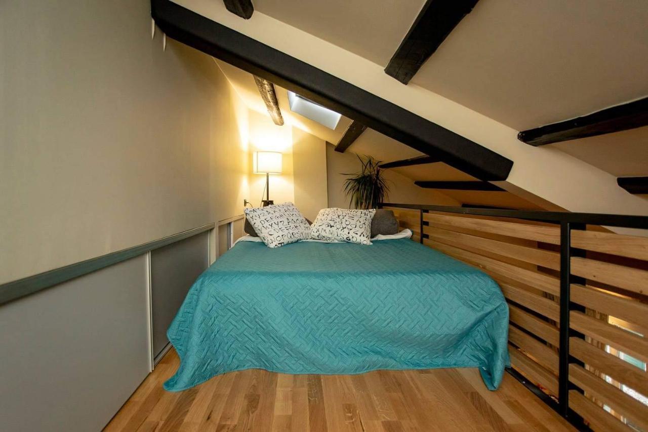 ˇdcˇ Modern Apartment Near The Church روفينج المظهر الخارجي الصورة