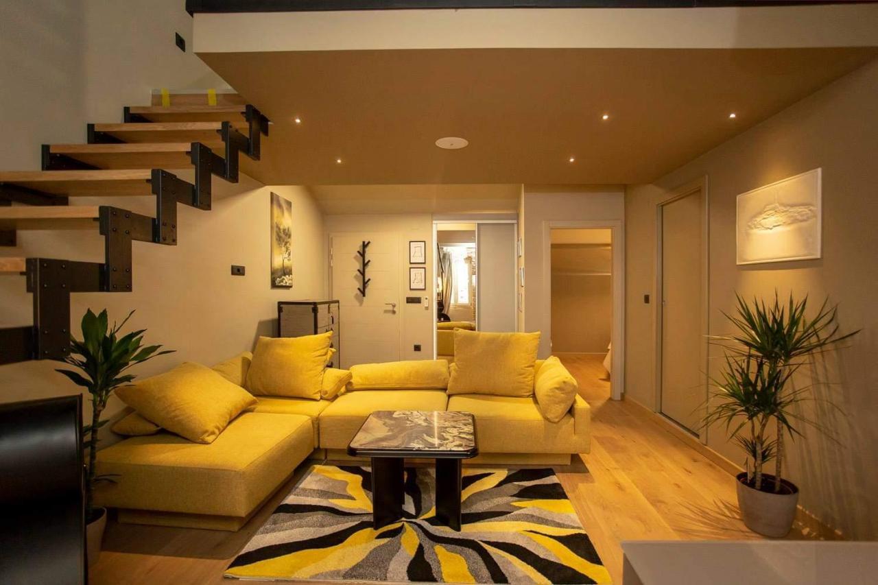 ˇdcˇ Modern Apartment Near The Church روفينج المظهر الخارجي الصورة