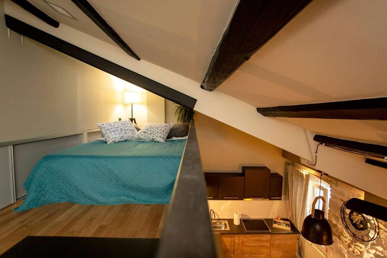 ˇdcˇ Modern Apartment Near The Church روفينج المظهر الخارجي الصورة