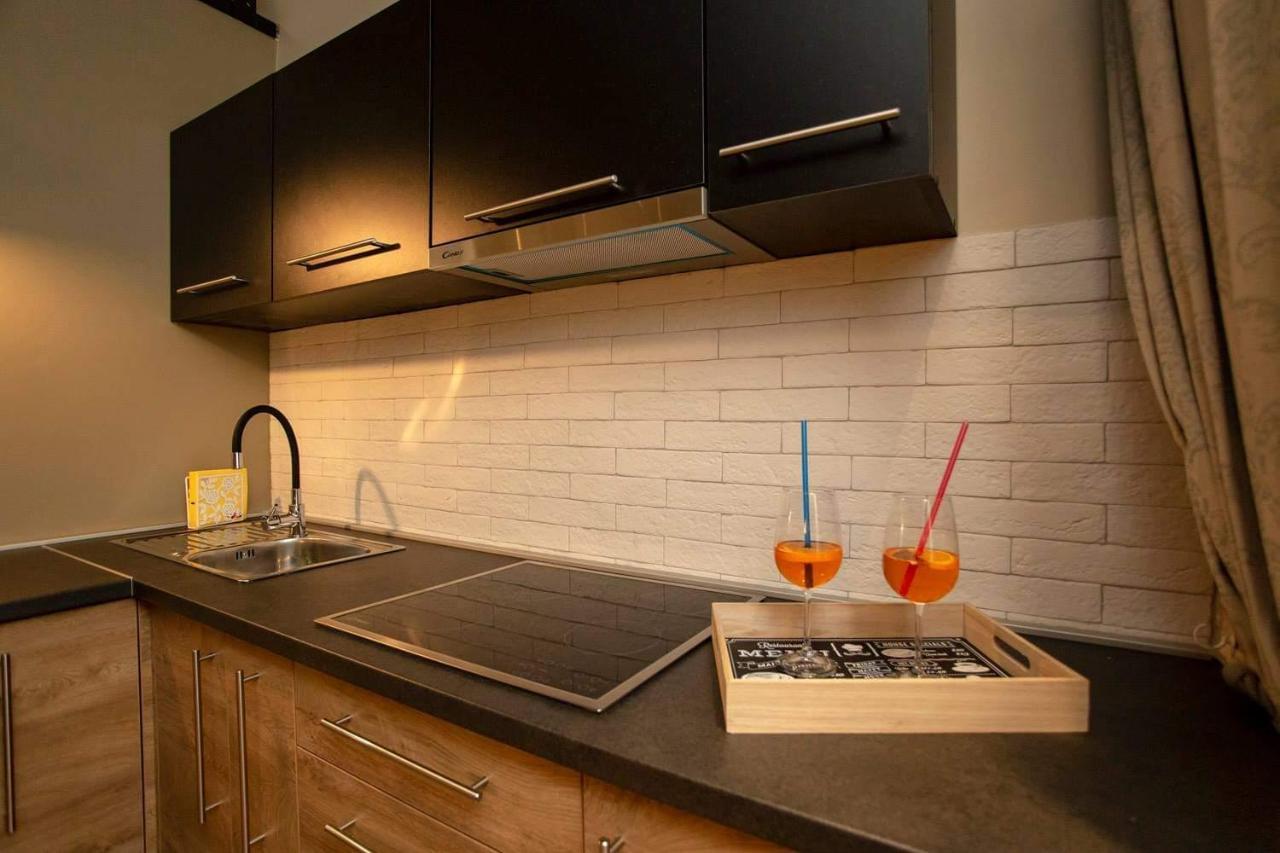 ˇdcˇ Modern Apartment Near The Church روفينج المظهر الخارجي الصورة