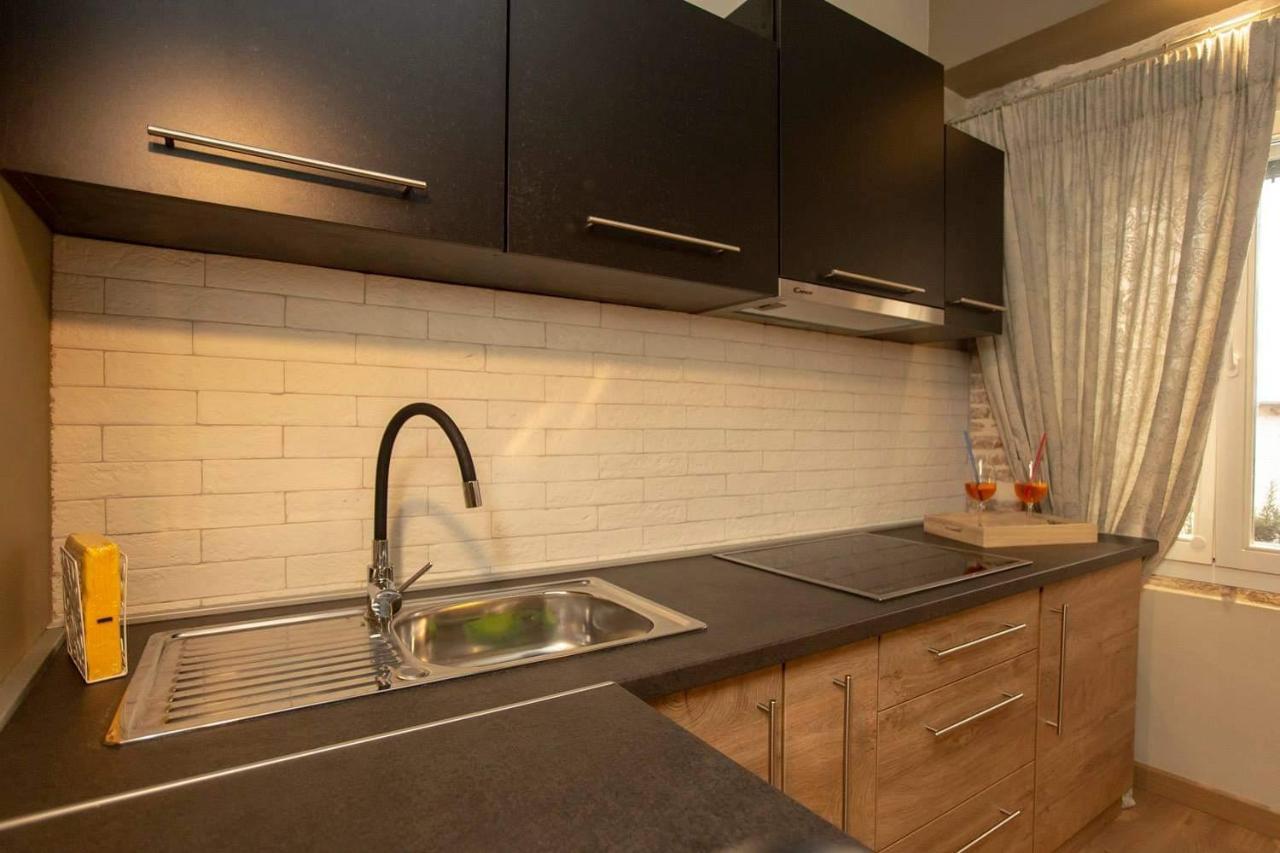 ˇdcˇ Modern Apartment Near The Church روفينج المظهر الخارجي الصورة