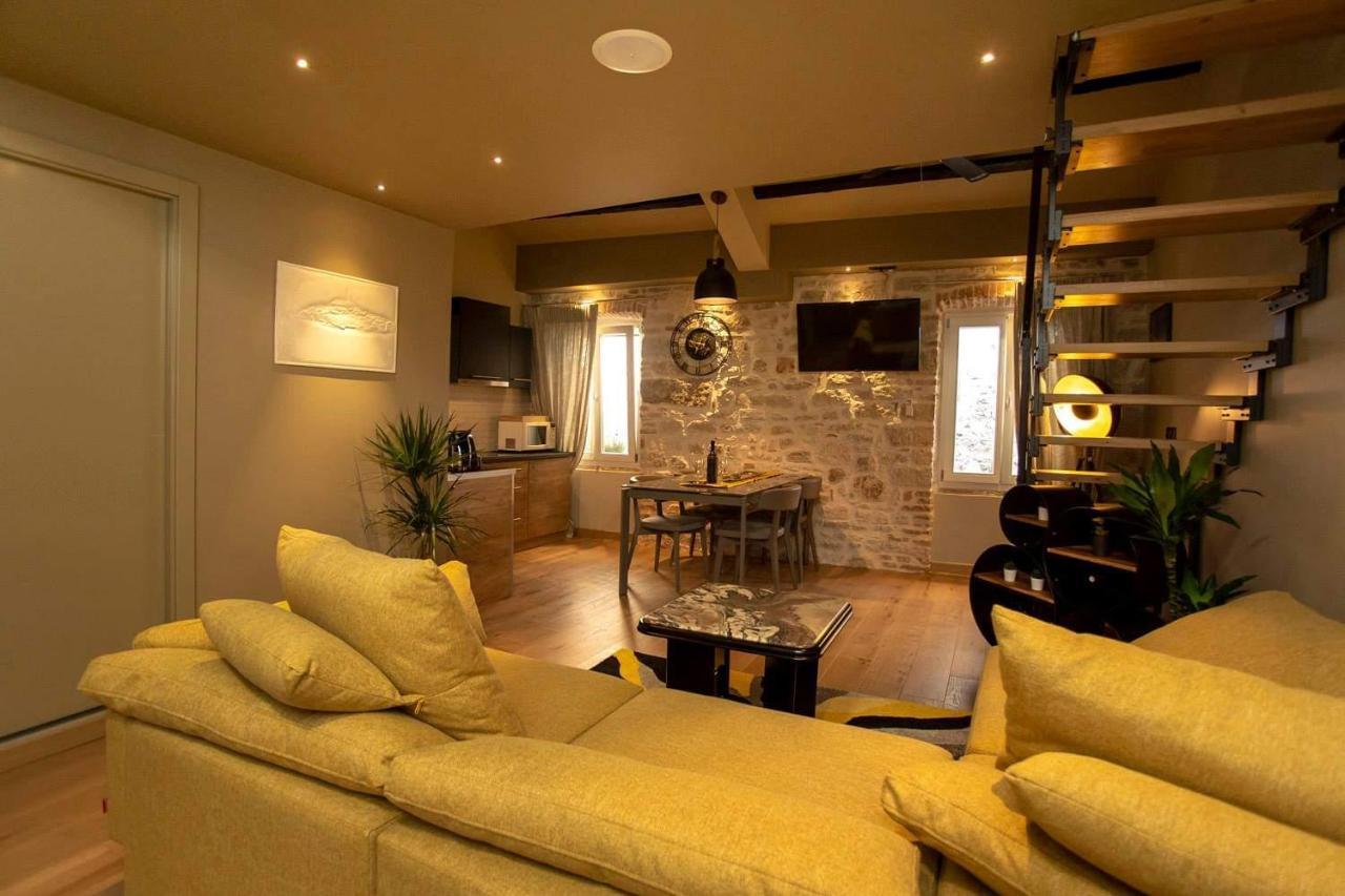 ˇdcˇ Modern Apartment Near The Church روفينج المظهر الخارجي الصورة